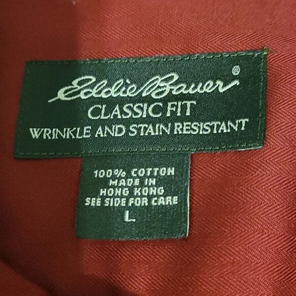 Eddie Bauer classic fit wrinkle and stain resistant men's dress shirt - Picture 3 of 5